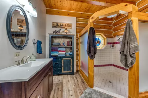 Bath - 1288 Golf Course Rd, Hamilton, MT 59840 photo 1 of 5