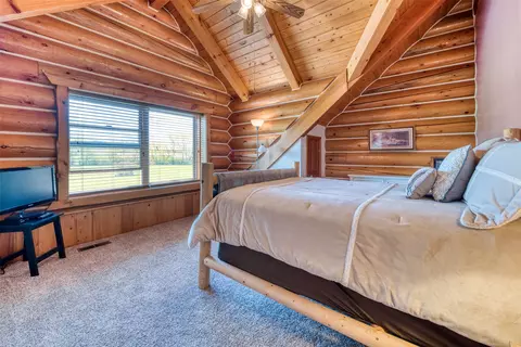 Bedroom - 1288 Golf Course Rd, Hamilton, MT 59840 photo 4 of 4