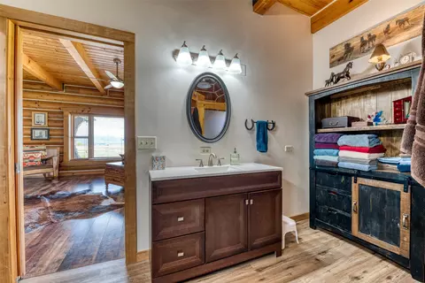 Bath - 1288 Golf Course Rd, Hamilton, MT 59840 photo 2 of 5