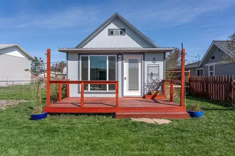 112 8th Ave W, Polson, MT 59860