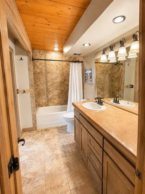 Bath - 623 Delrey Rd, Whitefish, MT 59937 photo 4 of 8