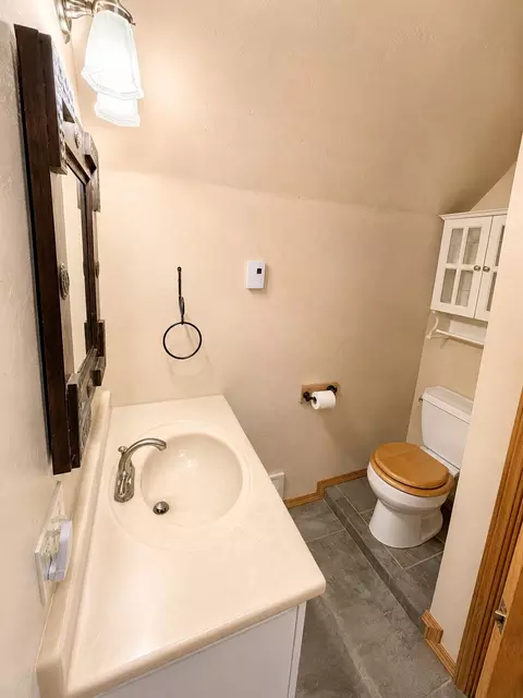 Bath - 623 Delrey Rd, Whitefish, MT 59937 photo 3 of 8