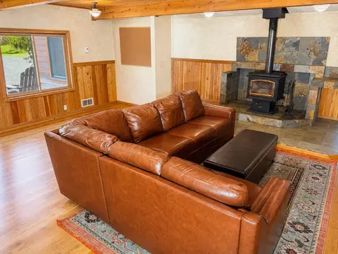 Living - 623 Delrey Rd, Whitefish, MT 59937 photo 2 of 10