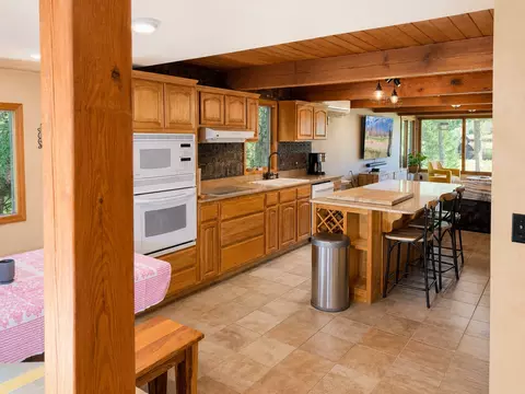 Kitchen - 623 Delrey Rd, Whitefish, MT 59937 photo 2 of 4
