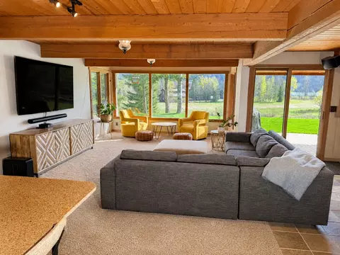 Living - 623 Delrey Rd, Whitefish, MT 59937 photo 9 of 10
