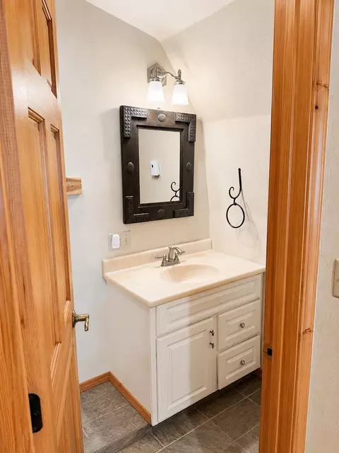 Bath - 623 Delrey Rd, Whitefish, MT 59937 photo 2 of 8