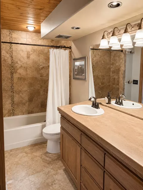 Bath - 623 Delrey Rd, Whitefish, MT 59937 photo 6 of 8
