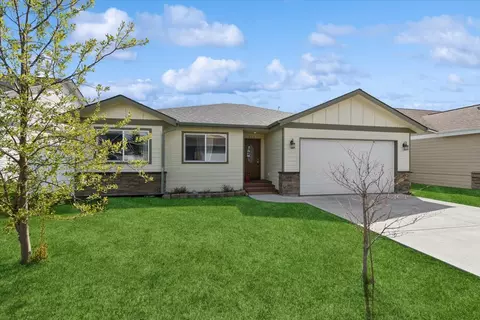 617 Swan Mountain Village Dr, Kalispell, MT 59901