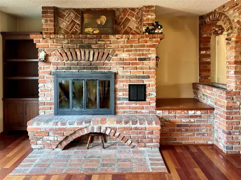 Living - 258 Farview Dr, Kalispell, MT 59901 photo 3 of 6