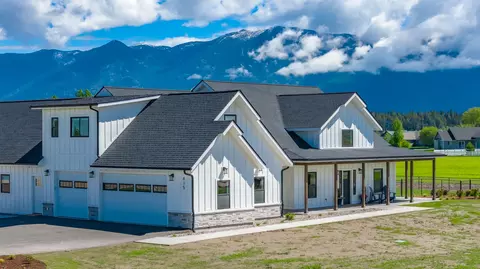 415 Charlotte Peak Dr, Kalispell, MT 59901
