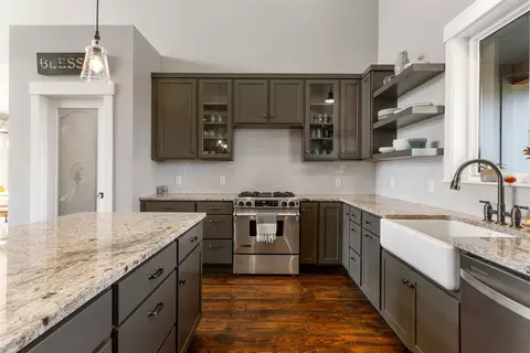 Kitchen - 451 Bitterroot Dr, Florence, MT 59833 photo 4 of 5