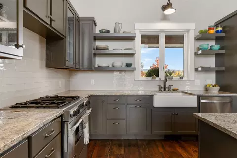 Kitchen - 451 Bitterroot Dr, Florence, MT 59833 photo 3 of 5