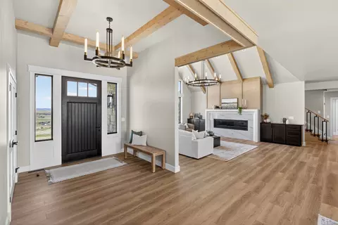 Entry Way - 2 Spring View Ln, Great Falls, MT 59404 photo 2 of 7