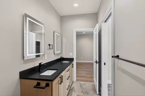 Entry Way - 2 Spring View Ln, Great Falls, MT 59404 photo 4 of 7