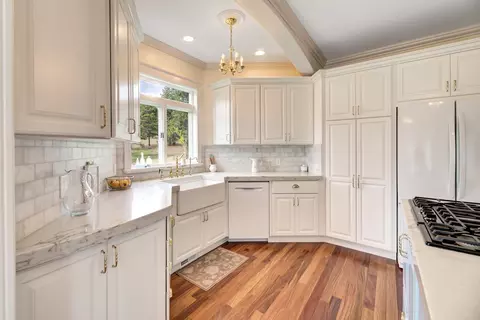 Kitchen - 120 Forest Park Dr, Clancy, MT 59634 photo 5 of 10