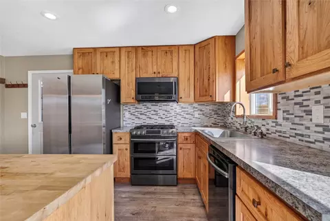 Kitchen - 10 Lester Ln, Cardwell, MT 59721 photo 3 of 8