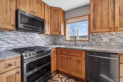 Kitchen - 10 Lester Ln, Cardwell, MT 59721 photo 7 of 8