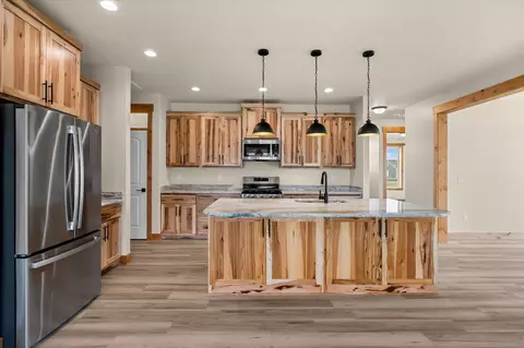 3814 Lovegrass Ln, Helena, MT 59602