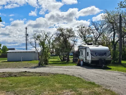 617 Montana St, Valier, MT 59486