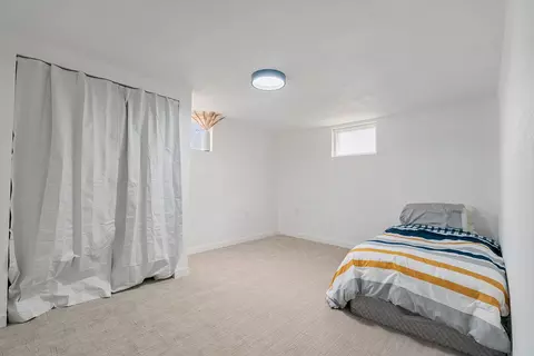 Bedroom - 2215 E 6th Ave, Helena, MT 59601 photo 4 of 4