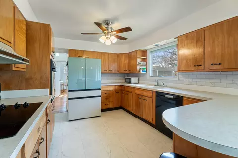 Kitchen - 2215 E 6th Ave, Helena, MT 59601 photo 4 of 4