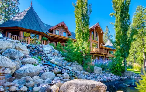 541 Raven Wood, Darby, MT 59829