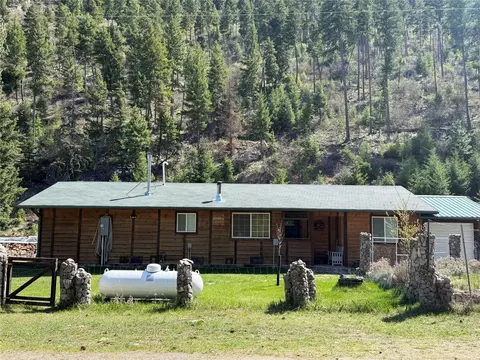 117 Swamp Creek Rd, Plains, MT 59859