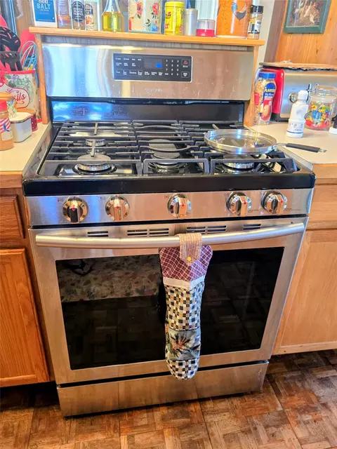 Kitchen - 36475 Us Highway 2, Libby, MT 59923 photo 4 of 8