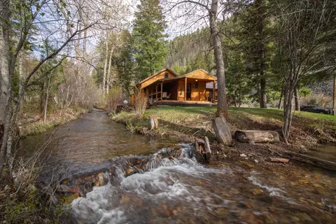 14 Brewster Creek Rd, Clinton, MT 59825