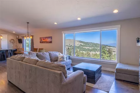 Living - 10 Ridgeview Dr, Clancy, MT 59634 photo 2 of 3