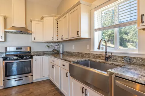 Kitchen - 10 Ridgeview Dr, Clancy, MT 59634 photo 5 of 6