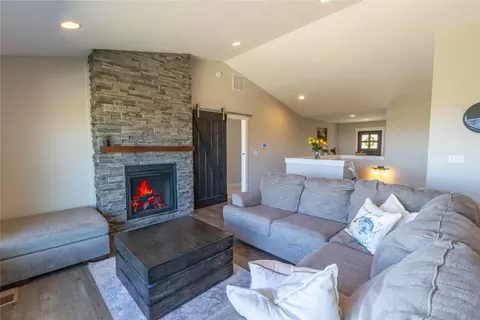 Living - 10 Ridgeview Dr, Clancy, MT 59634 photo 1 of 3