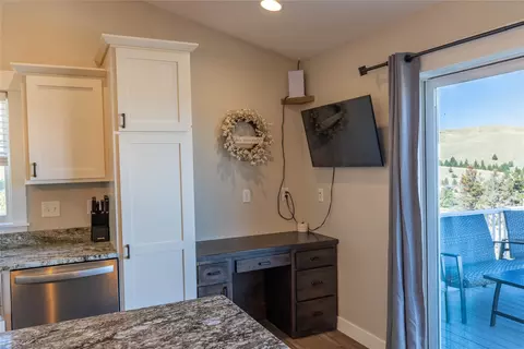 Kitchen - 10 Ridgeview Dr, Clancy, MT 59634 photo 6 of 6