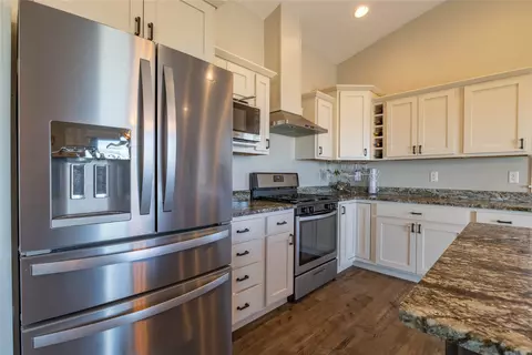 Kitchen - 10 Ridgeview Dr, Clancy, MT 59634 photo 3 of 6