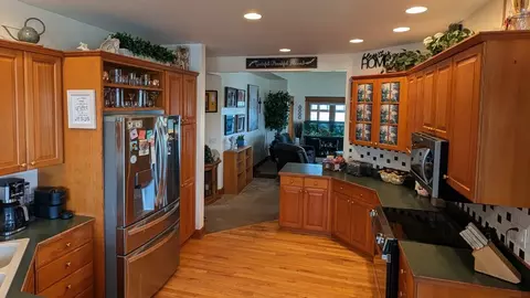 Kitchen - 216 Moonlight Trl, Kalispell, MT 59901 photo 3 of 4