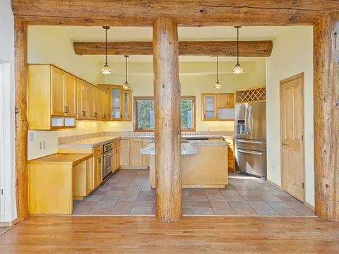 Kitchen - 317 Wolf Run Dr, Whitefish, MT 59937 photo 6 of 7