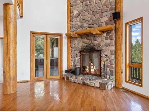 Living - 317 Wolf Run Dr, Whitefish, MT 59937 photo 2 of 10