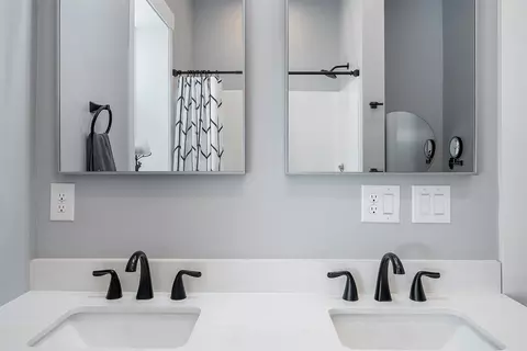 Bath - 41002 Canyon View Cir, Polson, MT 59860 photo 2 of 3