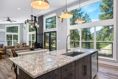 Kitchen - 41002 Canyon View Cir, Polson, MT 59860 photo 5 of 6