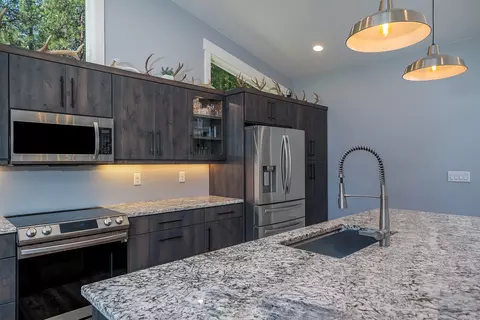 Kitchen - 41002 Canyon View Cir, Polson, MT 59860 photo 3 of 6