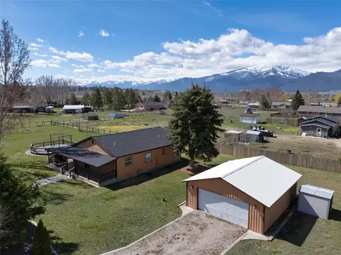 627 Folly Ln, Stevensville, MT 59870