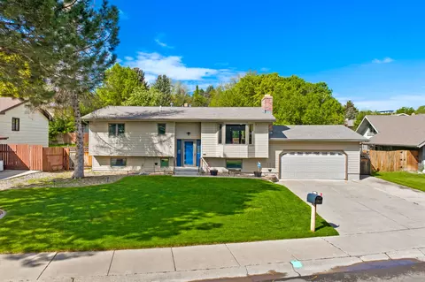 2708 Dawn Dr, Great Falls, MT 59404