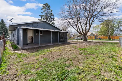 Exterior - 403 8th St E, Polson, MT 59860 photo 3 of 7