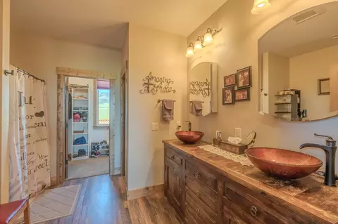 Bath - 51 Whitehorse Rd, Townsend, MT 59644 photo 1 of 5