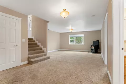 Living - 565 Chickadee Ln, Victor, MT 59875 photo 6 of 7