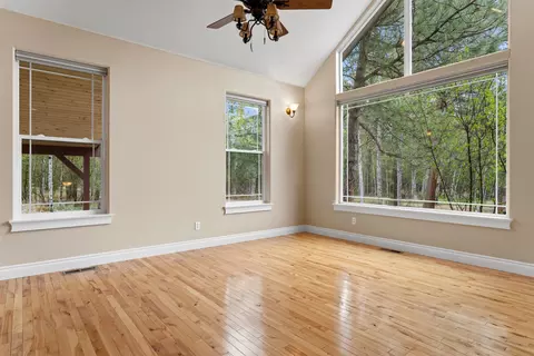 Living - 565 Chickadee Ln, Victor, MT 59875 photo 2 of 7