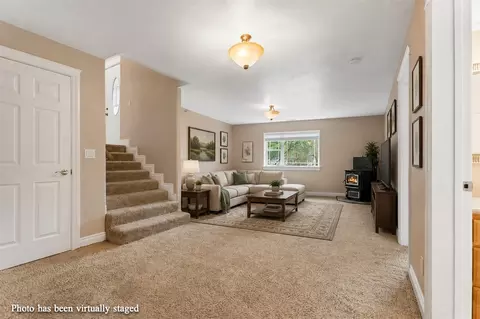 Living - 565 Chickadee Ln, Victor, MT 59875 photo 4 of 7