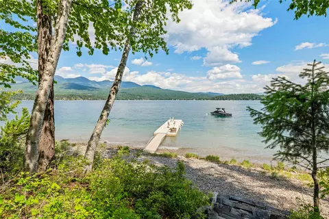1644 W Lakeshore Dr, Whitefish, MT 59937