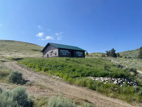 1052 Kyleighs Ln, Stevensville, MT 59870