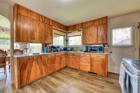 Kitchen - 417 S 8th St, Hamilton, MT 59840 photo 2 of 4